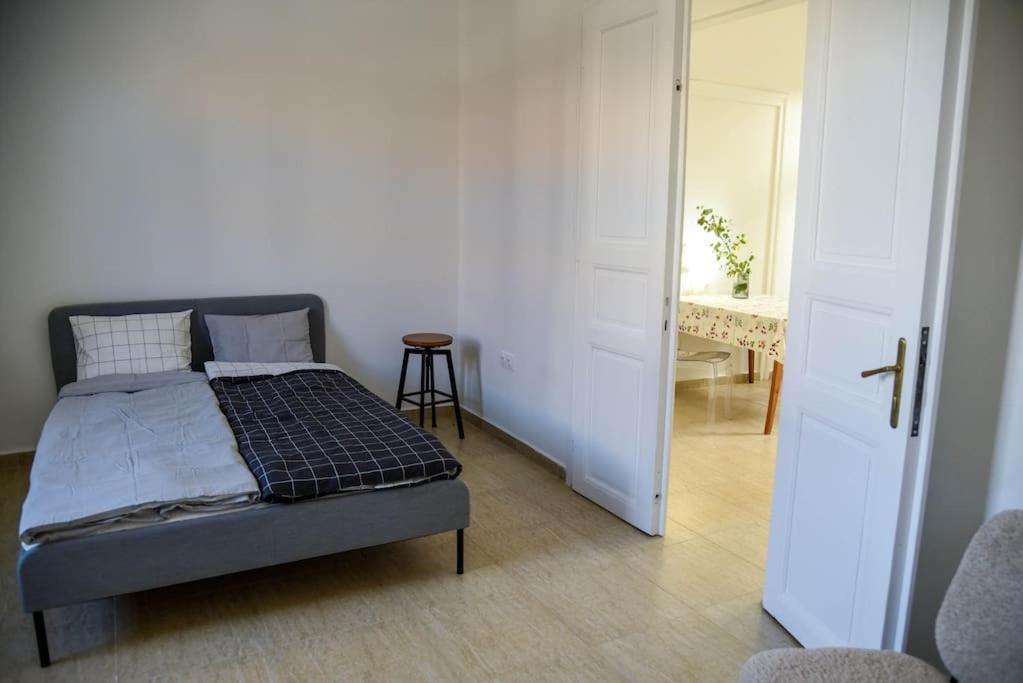 Parokia Apartman Es Coworking A Balaton Mellett Kaptalantoti Екстериор снимка