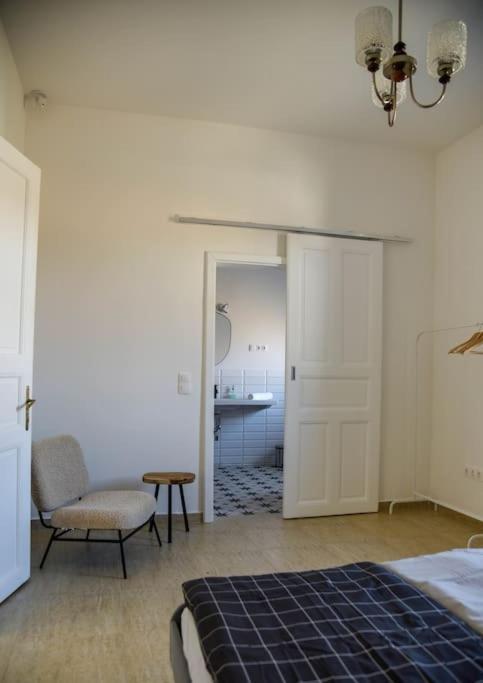 Parokia Apartman Es Coworking A Balaton Mellett Kaptalantoti Екстериор снимка